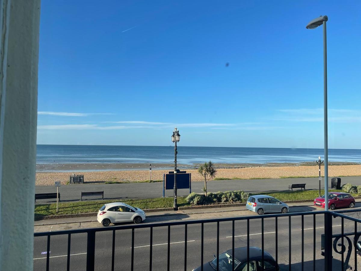 Seaview Flat With Balcony, Spacious 2 Bedroom Worthing Exterior foto