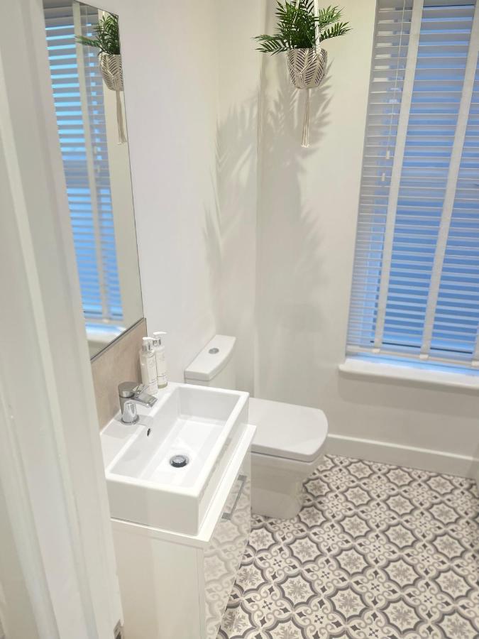 Seaview Flat With Balcony, Spacious 2 Bedroom Worthing Exterior foto