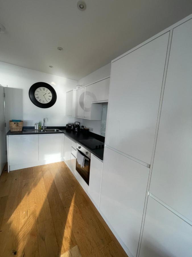 Seaview Flat With Balcony, Spacious 2 Bedroom Worthing Exterior foto