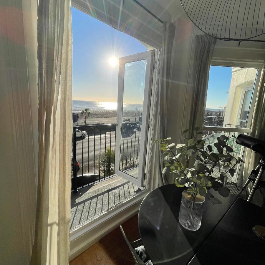 Seaview Flat With Balcony, Spacious 2 Bedroom Worthing Exterior foto